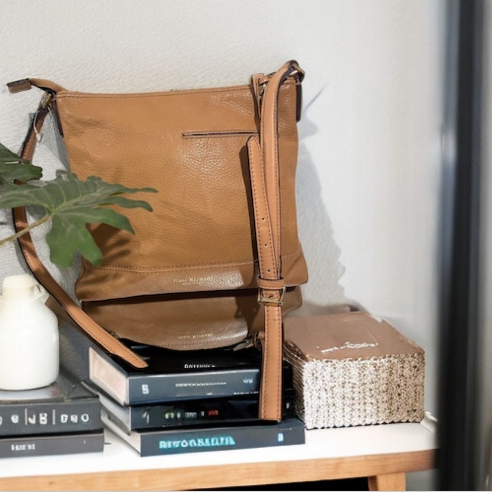 ISAAC Mizhari Leather Handbag